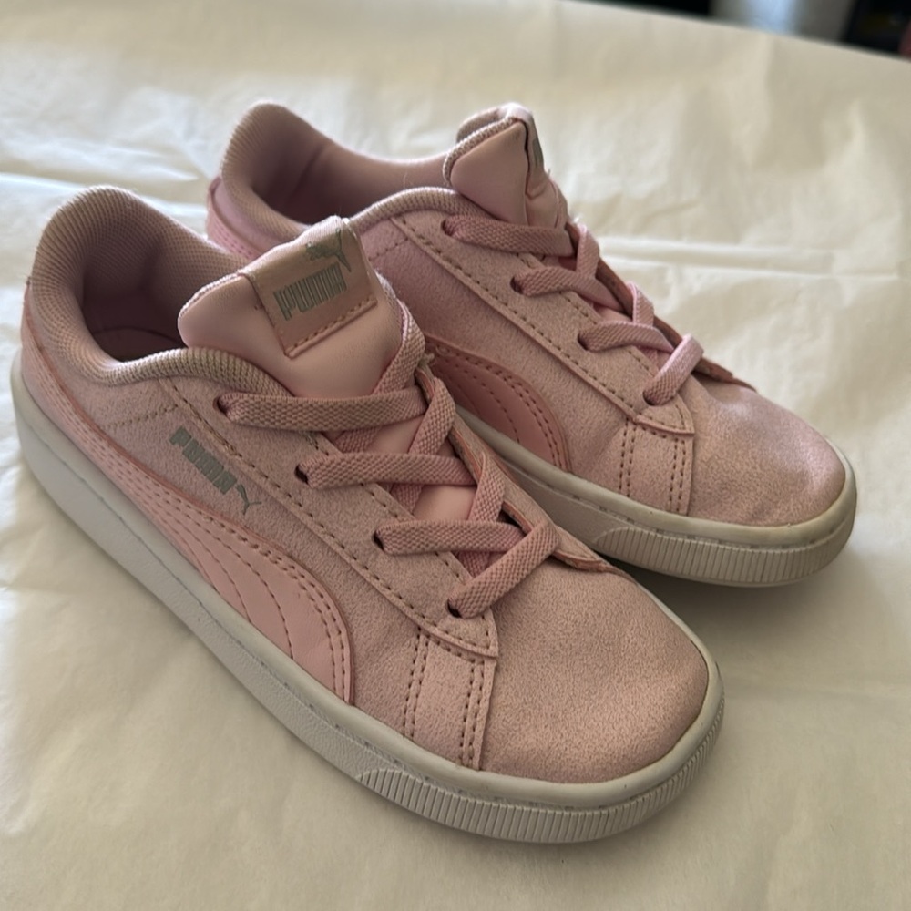 Puma Sneakers lightly worn. Slip on. Size 10. Bundle and save. Non-smoking home